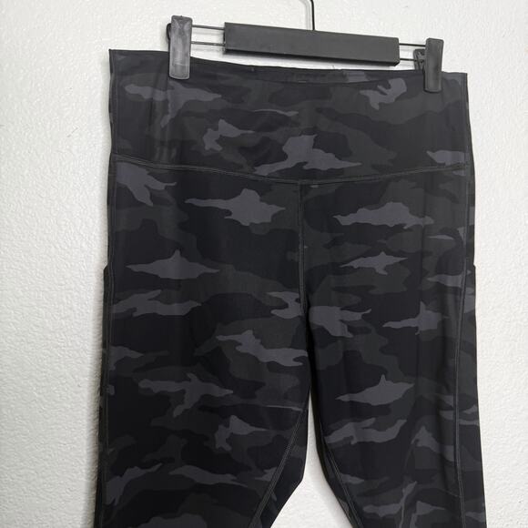 Athleta Womens Leggings Size L Black Ultimate Camo 7/8 Tight Camouflage - Picture 14 of 14